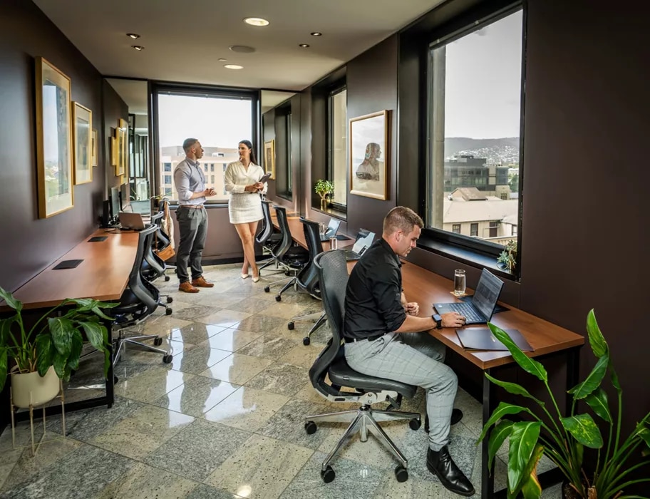 /media/40981/fully-equipped-office-environment_level-6-reserve-bank-building-hobart_internal.jpg