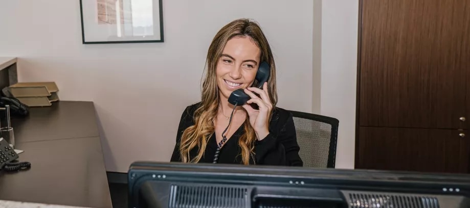 20262105-a-dedicated-receptonist_so-parkline-place-dc.jpg